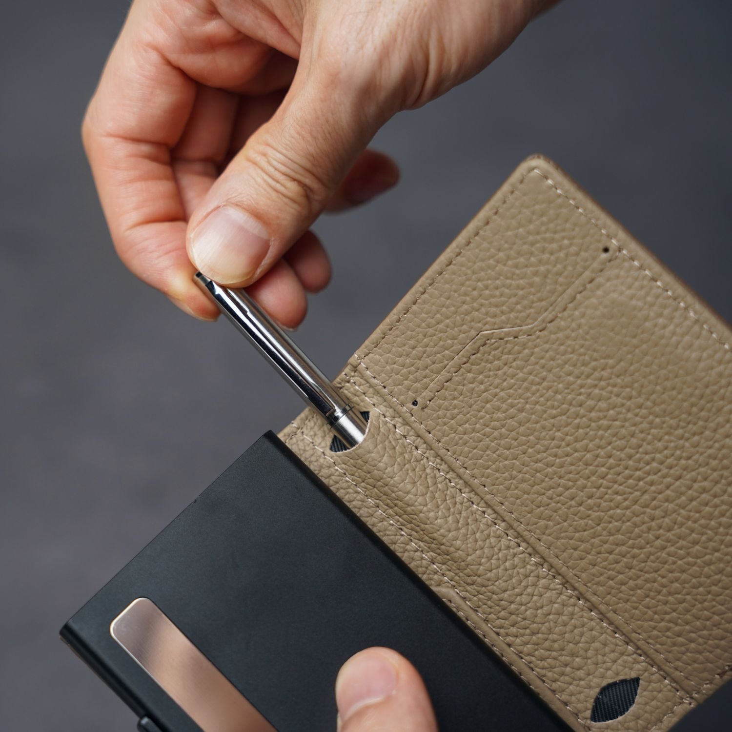 Explorer Wallet - Large Pebbled Leather Edition