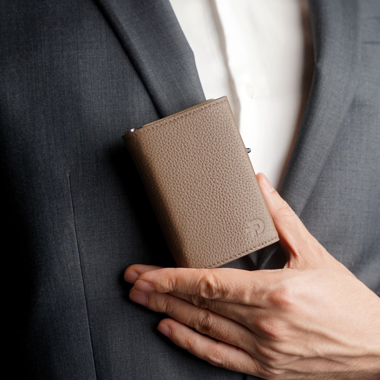 Explorer Wallet - Large Pebbled Leather Edition