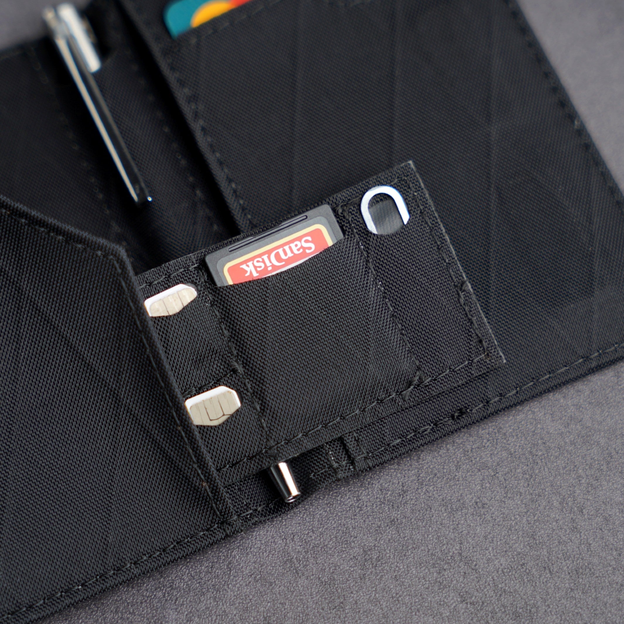 Explorer Wallet (pre-order)