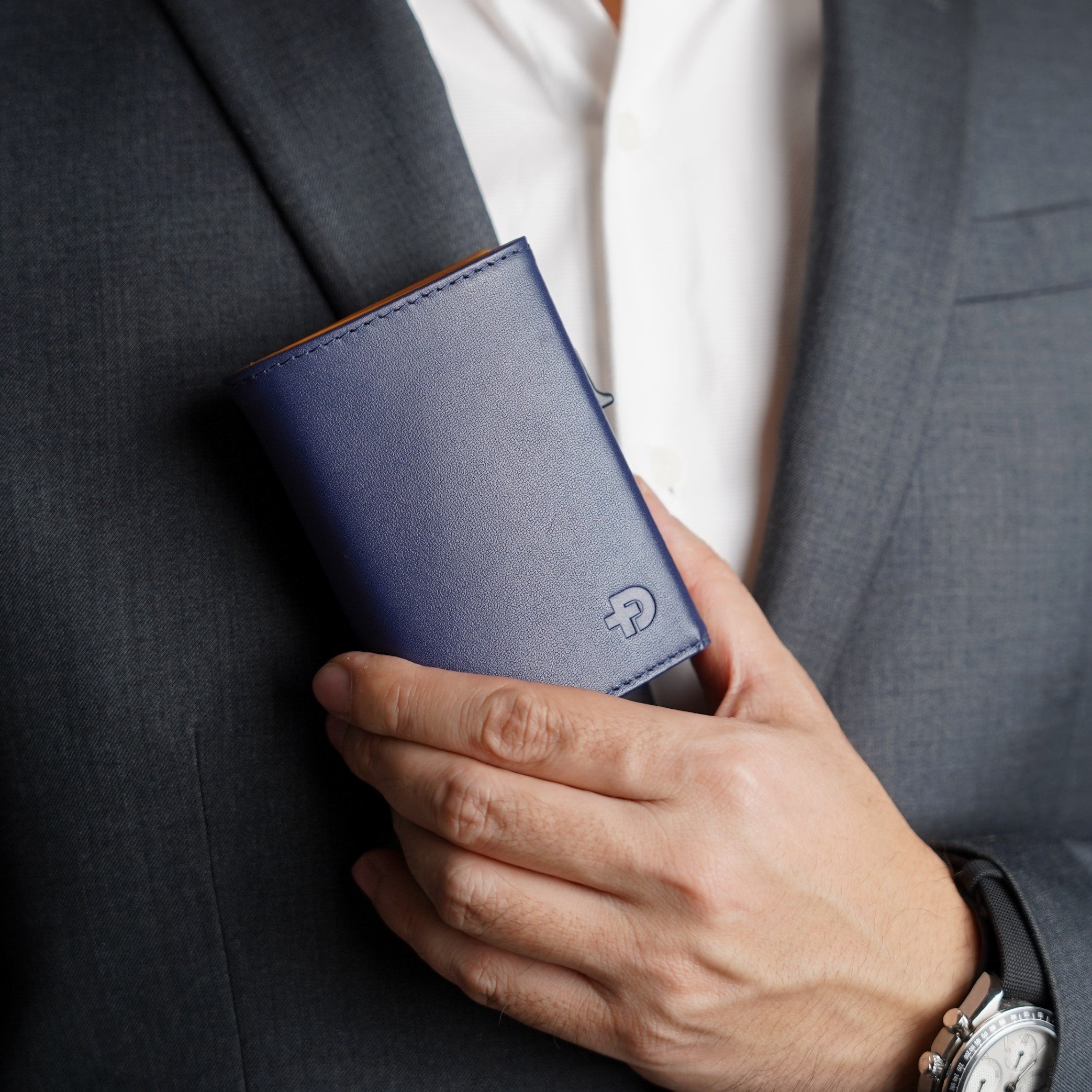 Explorer Wallet - Leather Edition